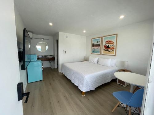 Single King Room in American Fork, United States