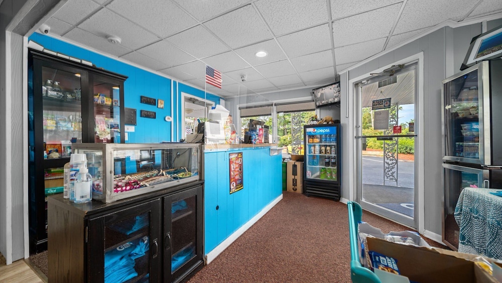 Grand Traverse Motel - photo 2