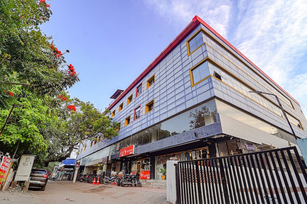 Fabhotel Skyry I in Coimbatore, India