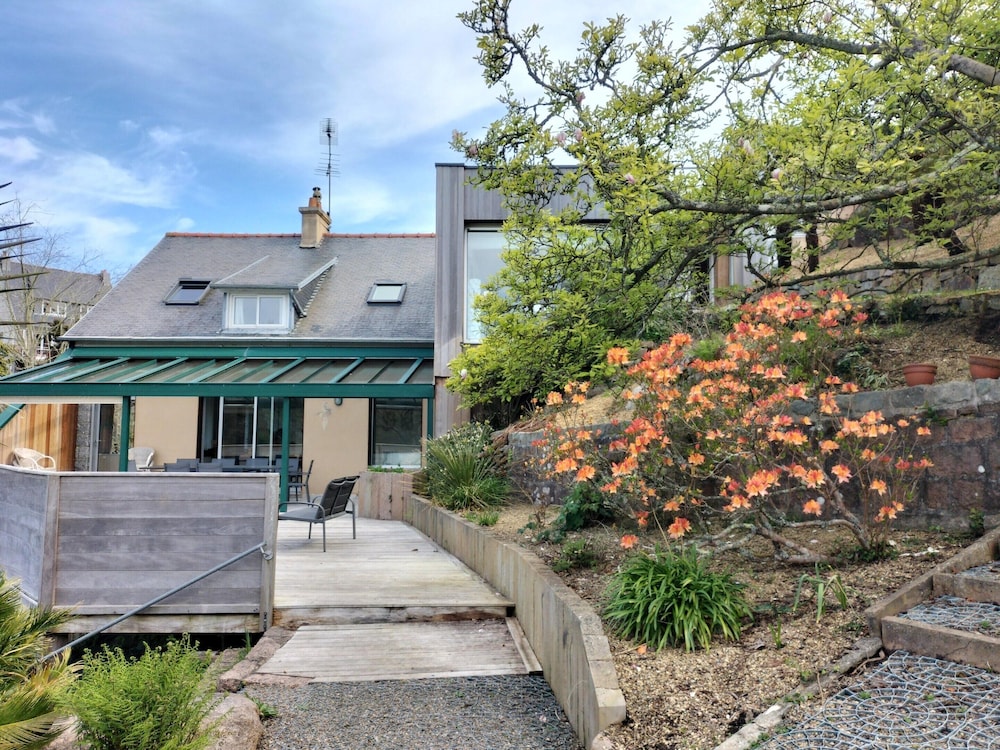 Large House Near Beach for 12 — 4-Star Luxury Hotel in Trebeurden, France