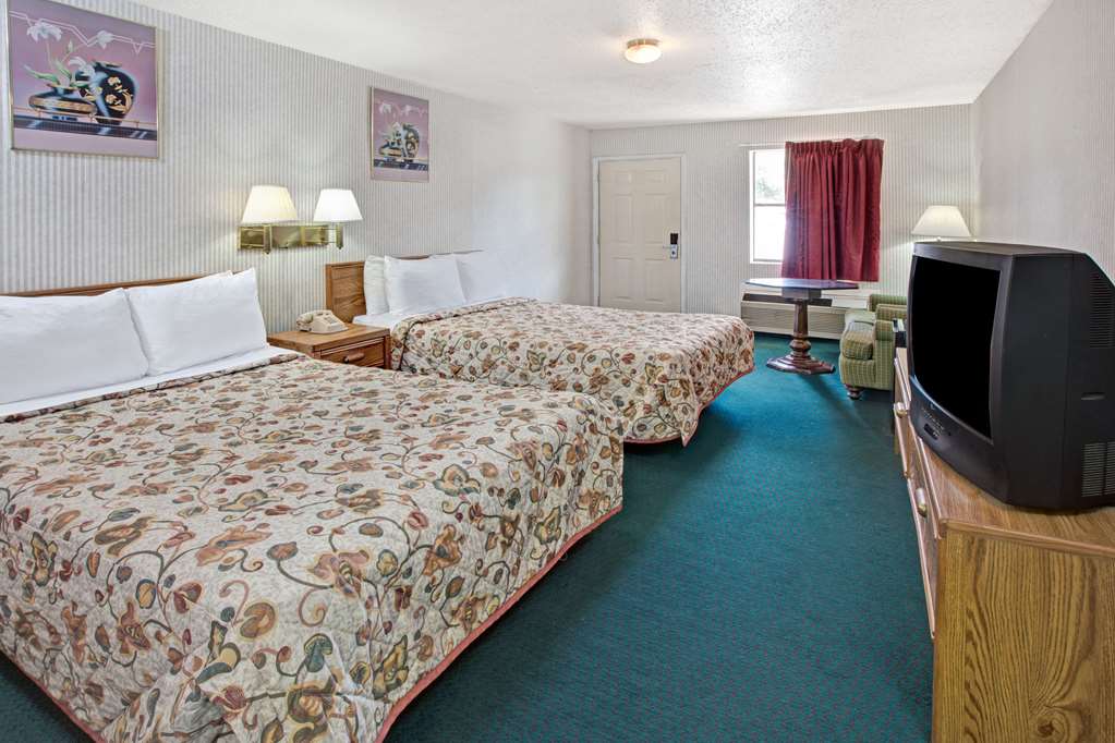 Knights Inn South Houston - photo 10