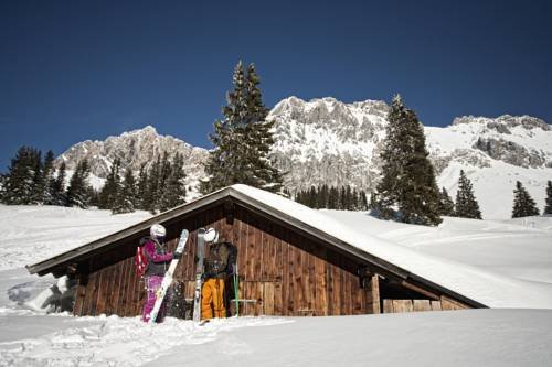 Appartements Berwang Zur Rose — 4-Star Luxury Hotel in Berwang, Austria