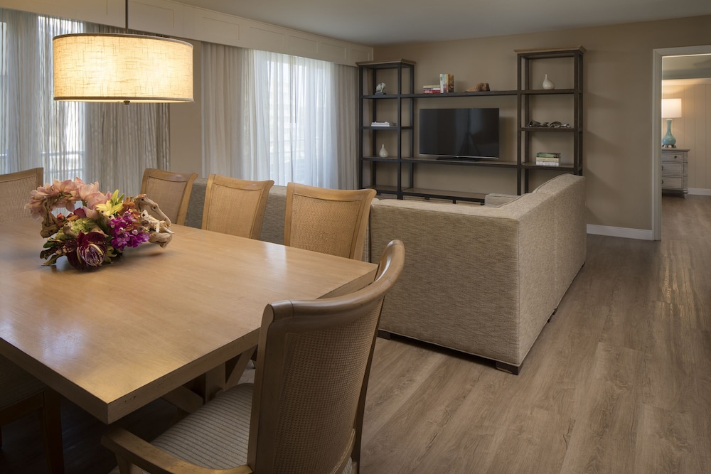 Edgewater Beach Hotel - photo 12