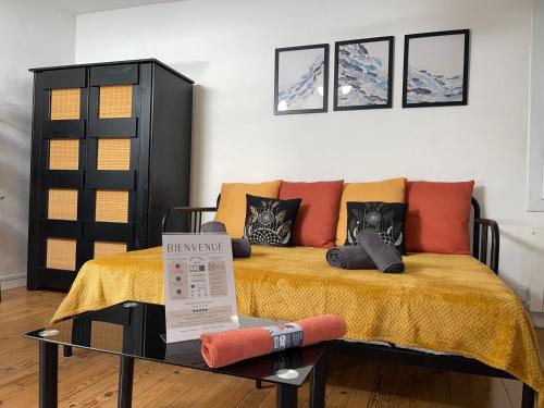 Asian Touch a Deux Sous Les Toits in Nimes, France