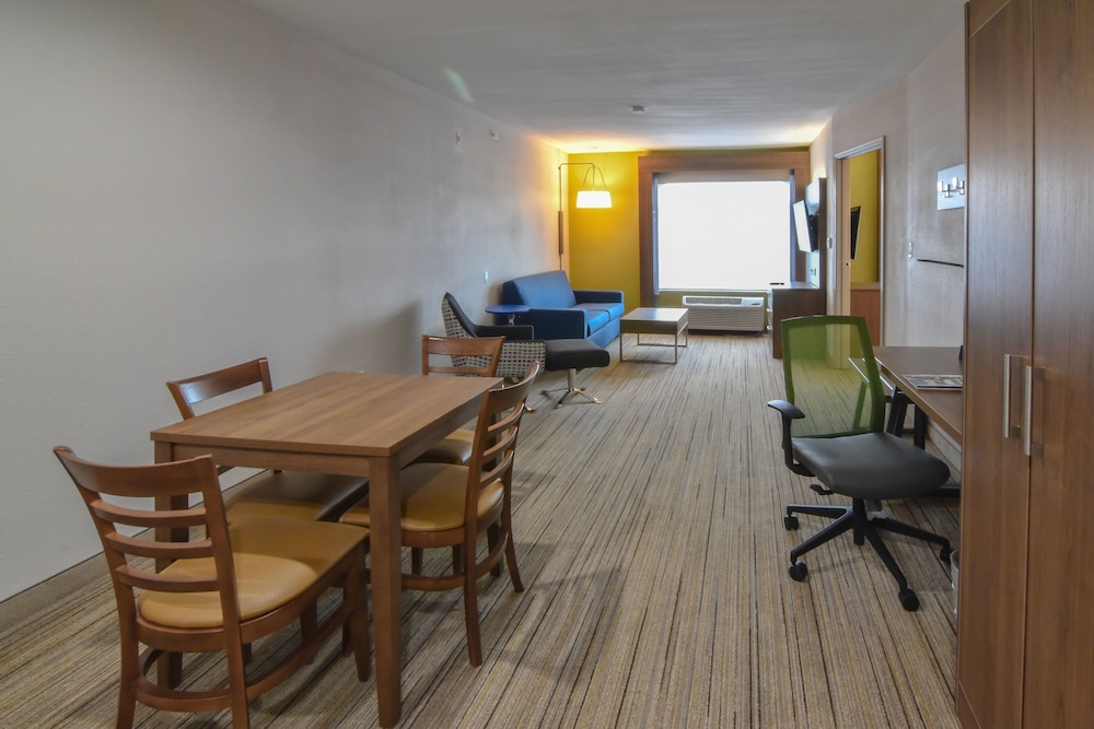 Holiday Inn Express & Suites Indianapolis Northwest by IHG - photo 15