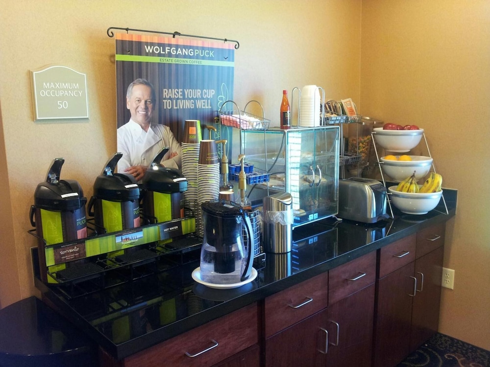 Cobblestone Inn & Suites Hartington - photo 33