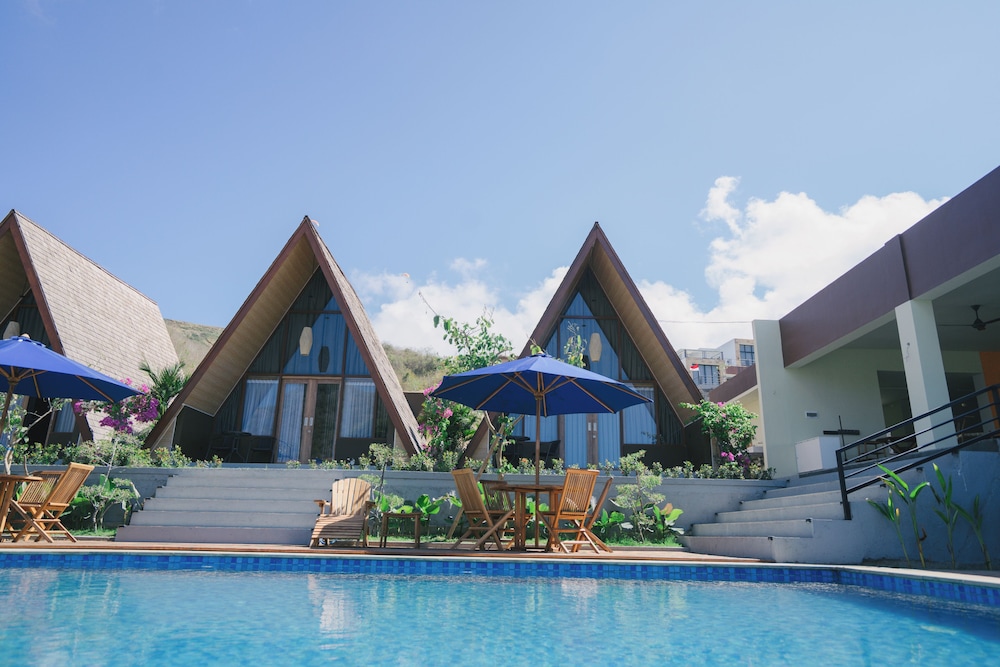 Maya Ocean Resort - carbon neutral hotel in Kuta