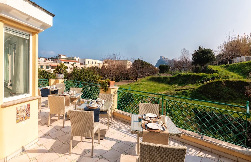 B&B Marcantonio Ischia Ponte — 4-Star Luxury Hotel in Ischia, Italy