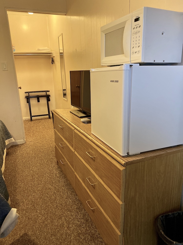 Country Place Inn And Suites - photo 19