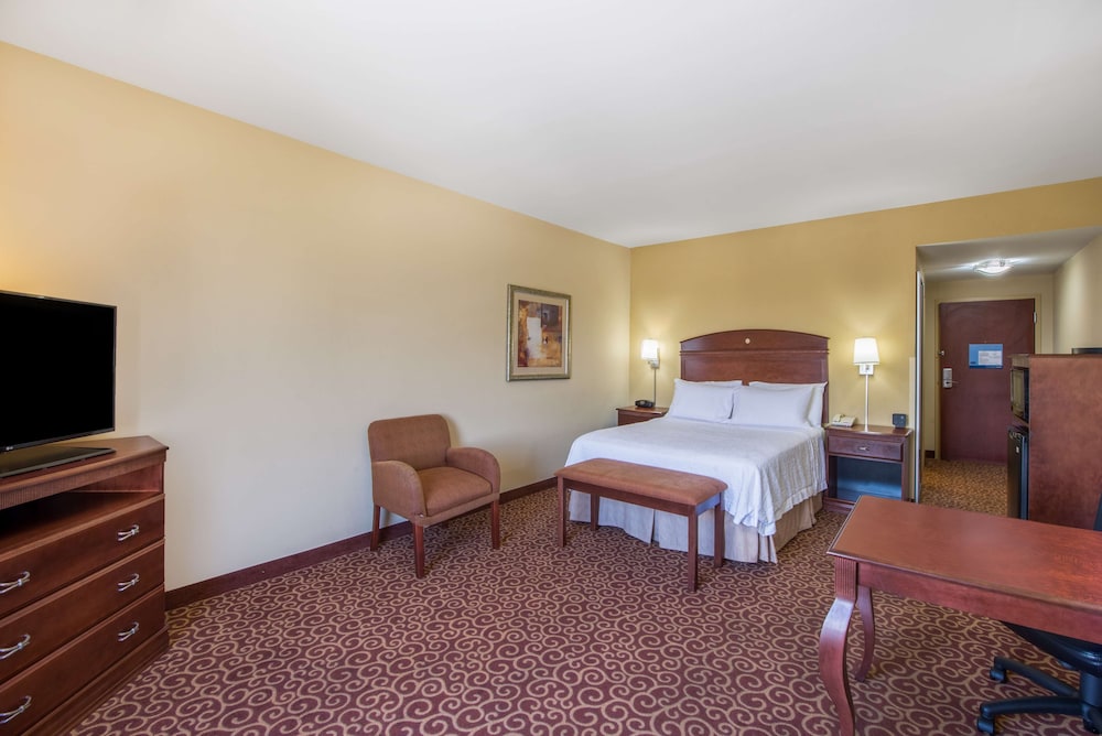 Hampton Inn & Suites Oklahoma City South - photo 11