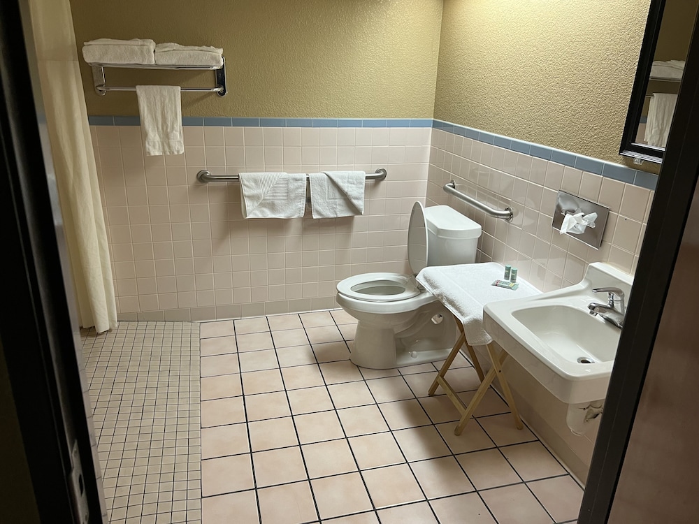 Americas Best Value Inn Pharr - photo 31