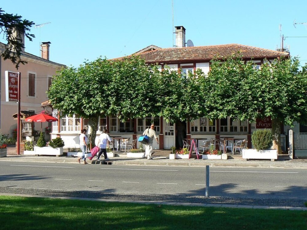 Hv Tel Les Forges — hotel in Pontenx-Les-Forges