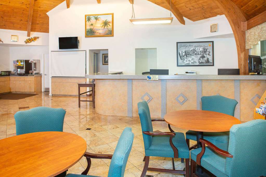 Super 8 by Wyndham North Palm Beach - photo 8