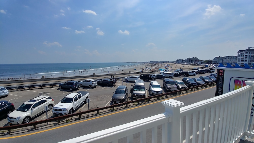 Breakers by the Sea - photo 49