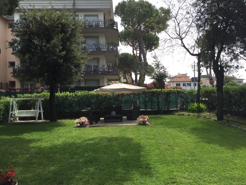 Storyville — hotel in Capanne-Prato-Cinquale