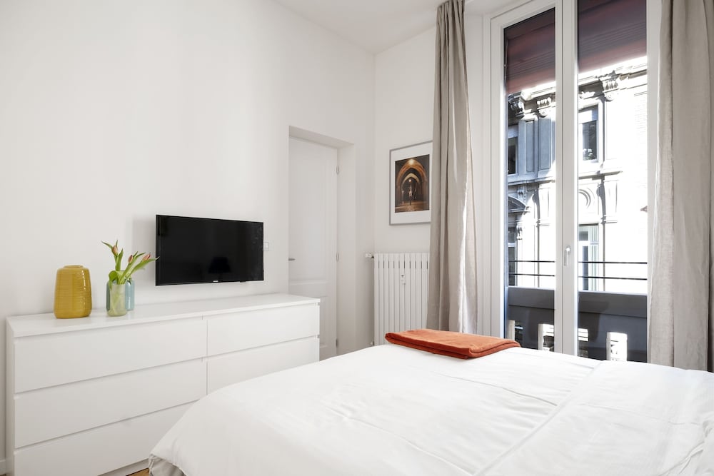 Appartamento dietro Fontana del Nettuno — 4-Star Luxury Hotel in Bologna, Italy