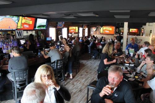 Mark Iii Inn - photo 8