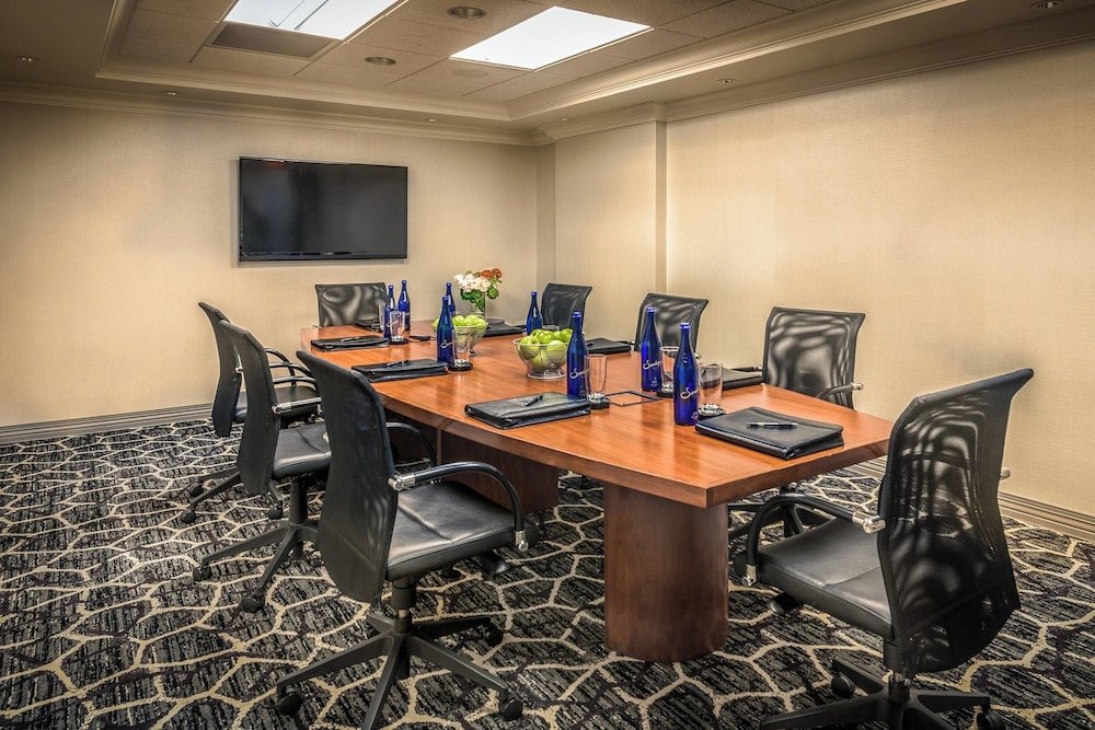Courtyard by Marriott Bethesda Chevy Chase - photo 30
