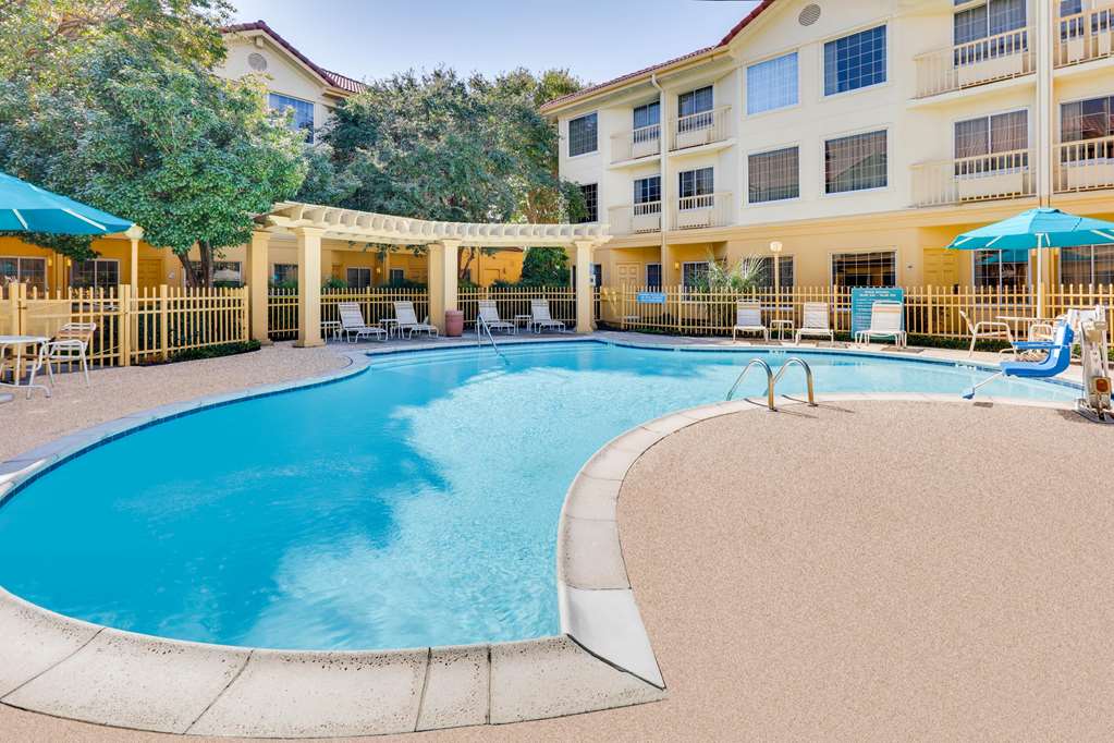 La Quinta Inn & Suites by Wyndham Dallas Addison Galleria - photo 6