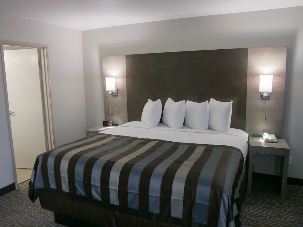 Wingate by Wyndham Louisville Fair and Expo - photo 12
