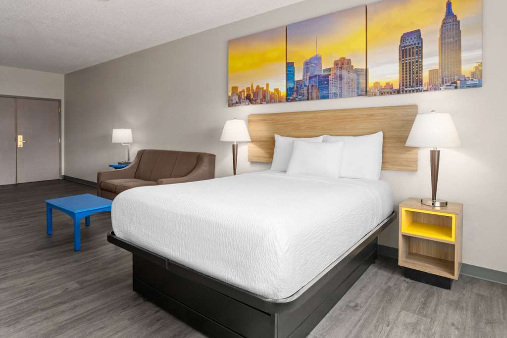 Days Inn & Suites by Wyndham Albany - photo 27