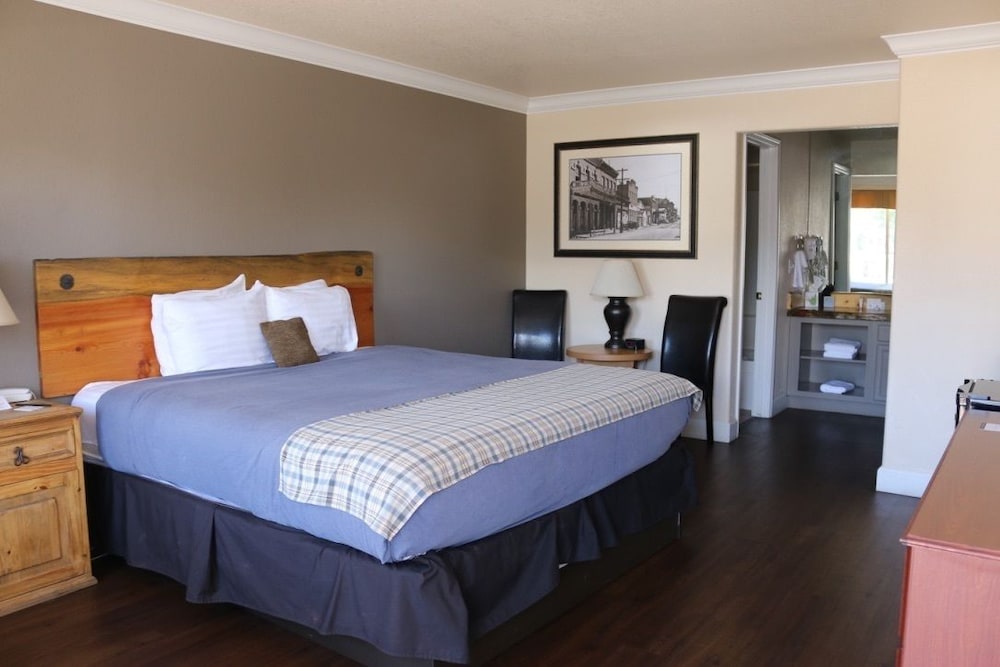 Historian Inn - photo 15