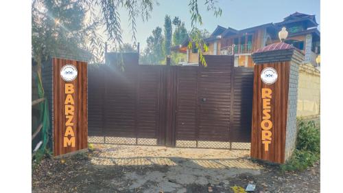 Barzam Lake View Resort in Srinagar, India