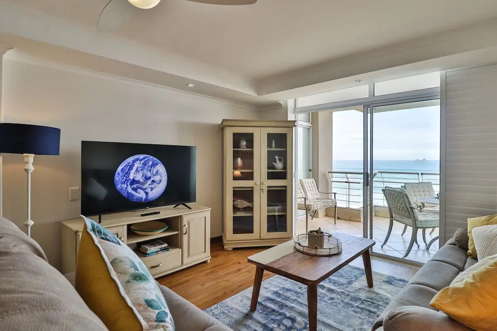 Ocean View C403 By Ctha — 4-Star Luxury Hotel in Cape Town, South Africa