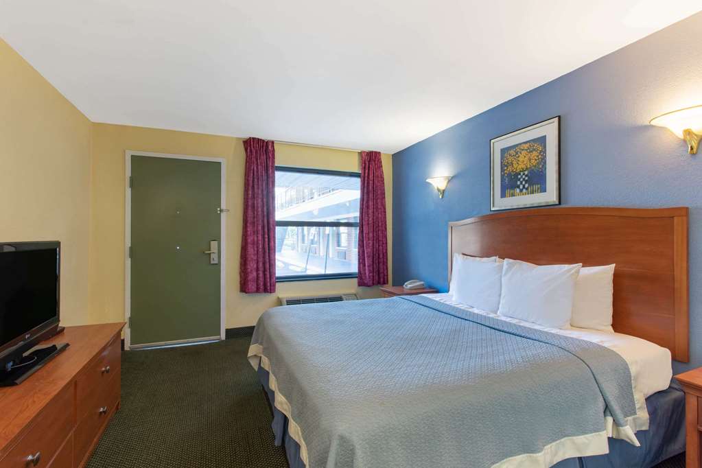 Days Inn by Wyndham Elmsford White Plains - photo 9
