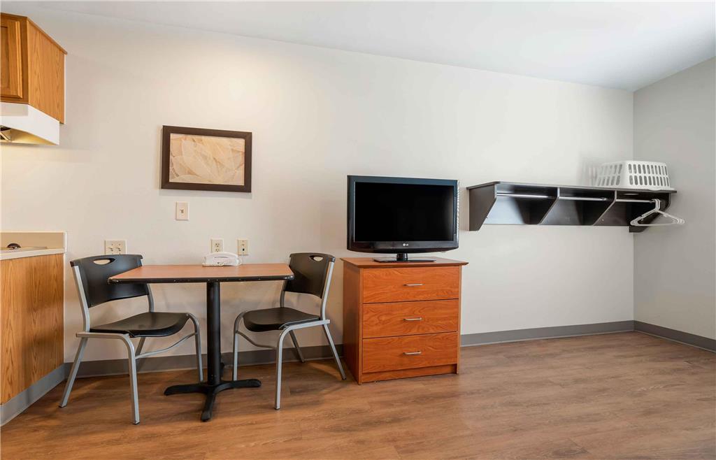 WoodSpring Suites Fort Myers Southeast - photo 22