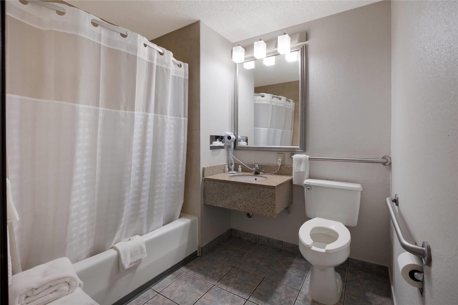 Quality Inn Hall of Fame - photo 13