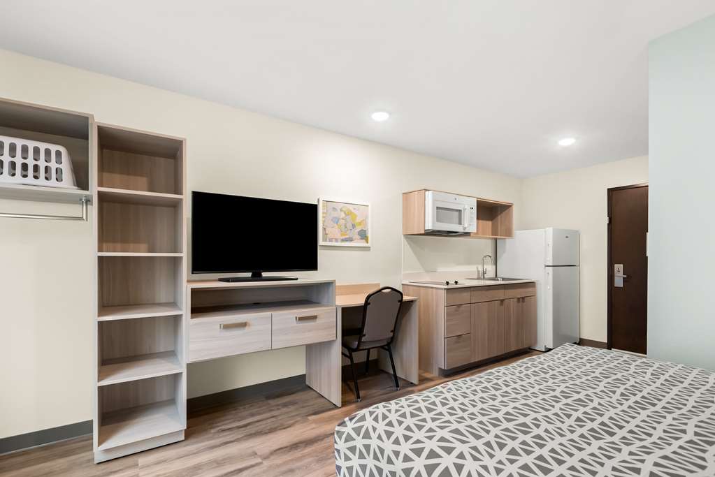 Woodspring Suites Savannah West Chatham Parkway - photo 12
