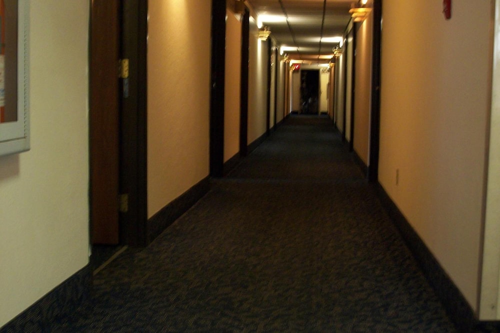 Lodi Valley Suites - photo 28
