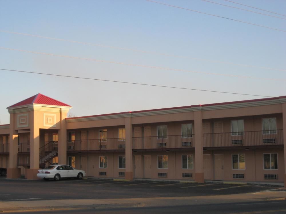 Sands Central Inn Hot Springs - photo 10