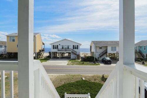 Out of the Blue by Oak Island Accommodations - photo 8