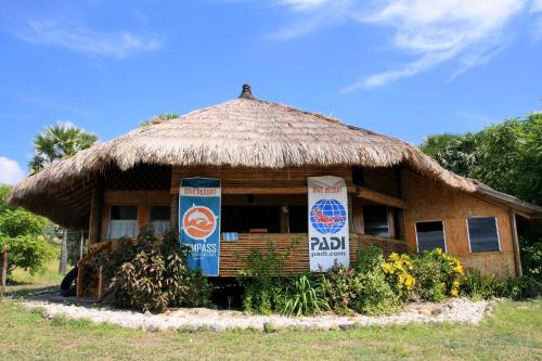 Compass Diving Resort - carbon neutral hotel in Unknown City