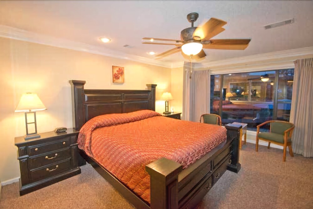 Sunbay Resort in Hot Springs, United States