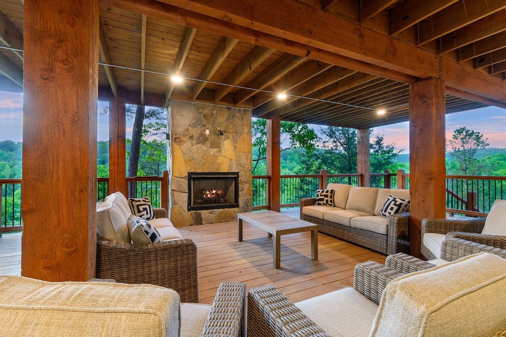 Luxury Retreat in Broken Bow in Broken Bow, United States