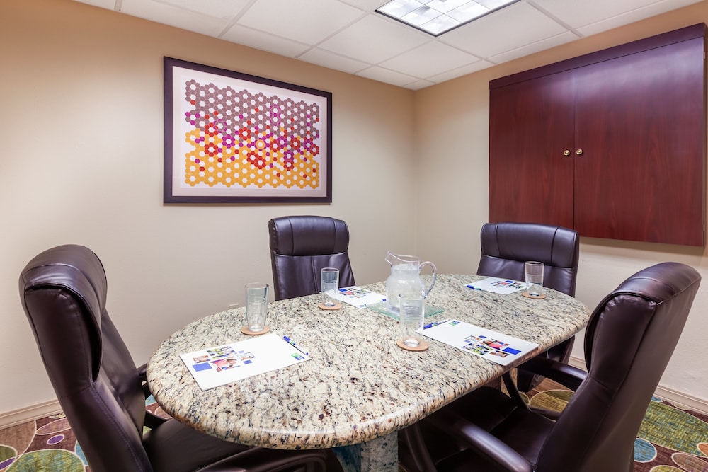 Holiday Inn Express Hotel & Suites Pharr by IHG - photo 33