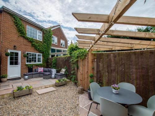 2 Bed in Great Broughton 94220