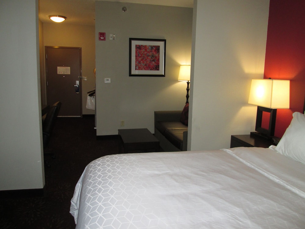 Holiday Inn Express Cloverdale by IHG - photo 30