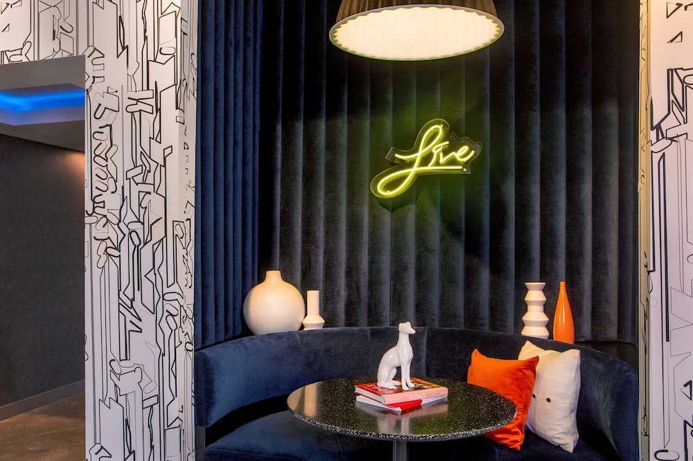 Aloft Kansas City Country Club Plaza - photo 3