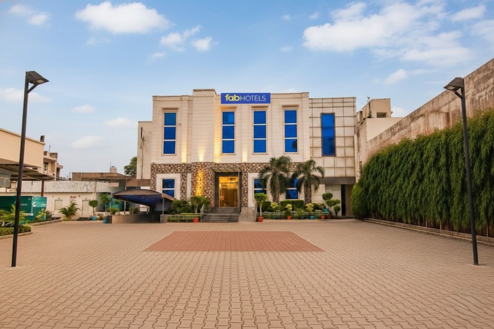 Fabhotel Jalandhar Corporate Suites in Jalandhar, India
