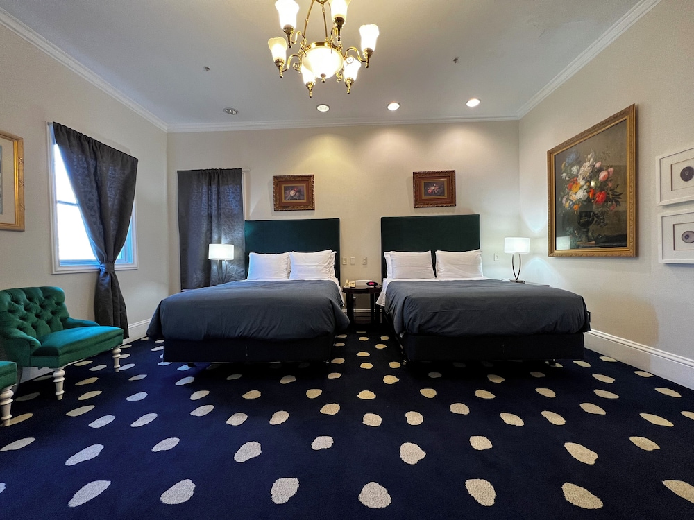 The Sterling Hotel - photo 15