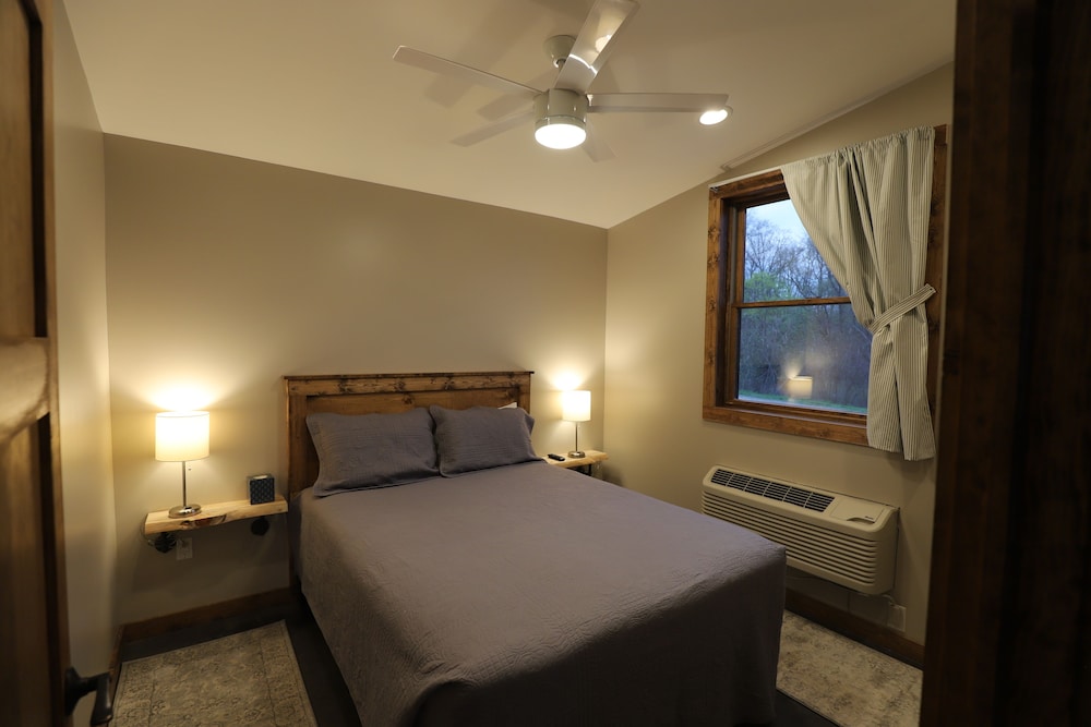Lakeside Resort - photo 9