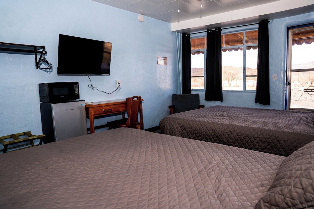 Maverick Motel and Glamp Ground - photo 10