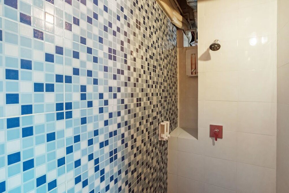 Saladaeng Gallery Hostel By Favstay