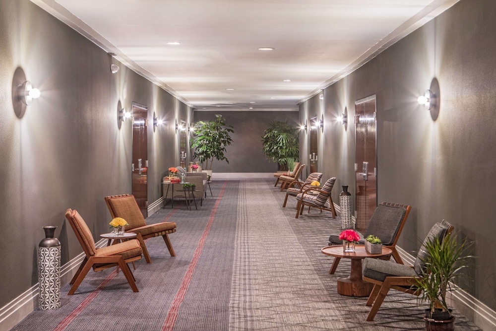 DoubleTree by Hilton Atlanta Windy Hill Ballpark - photo 13