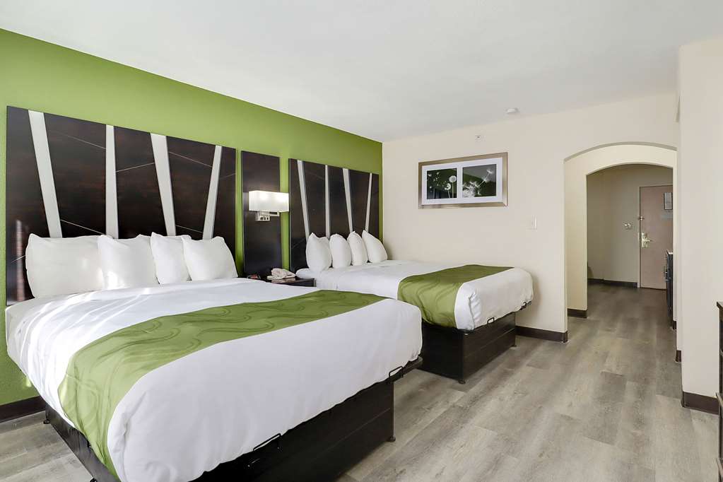 Quality Suites Albuquerque Airport - photo 32