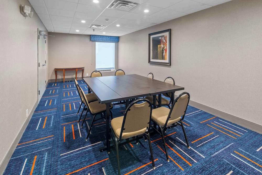 Hampton Inn Atlanta Woodstock - photo 33